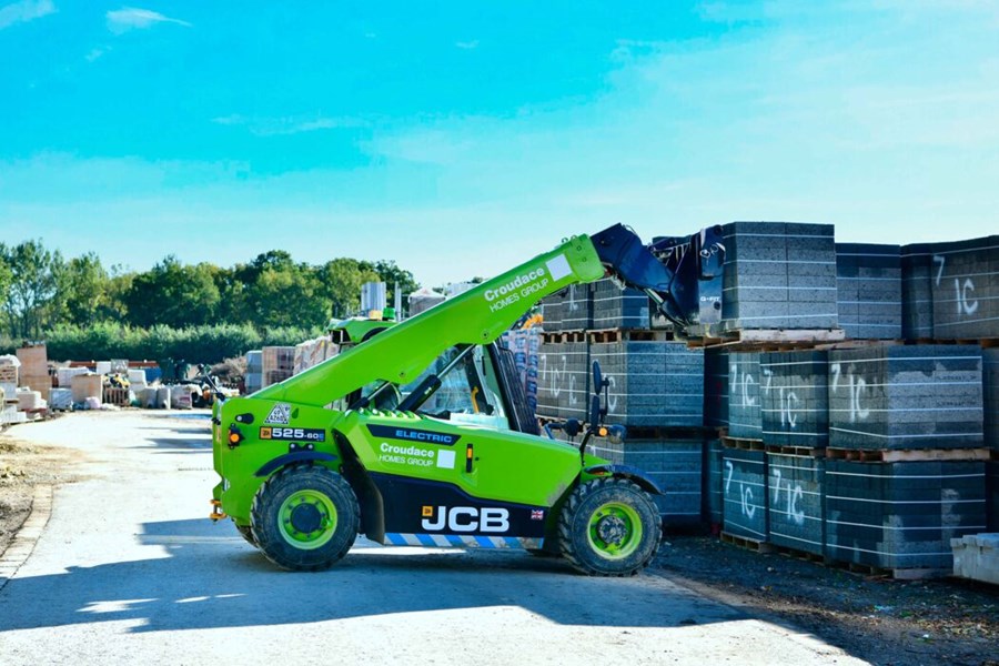 行勝于言！JCB 純電動伸縮臂叉裝車525-60E熱銷