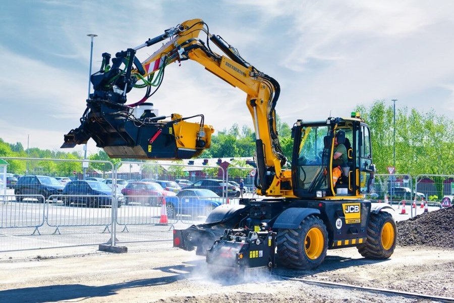 拓！JCB Pothole助客戶(hù)贏得道路維護(hù)新業(yè)務(wù)！